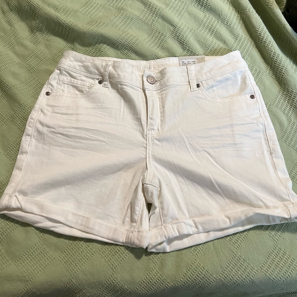 NWT White Maurice’s shorts SZ 9/10